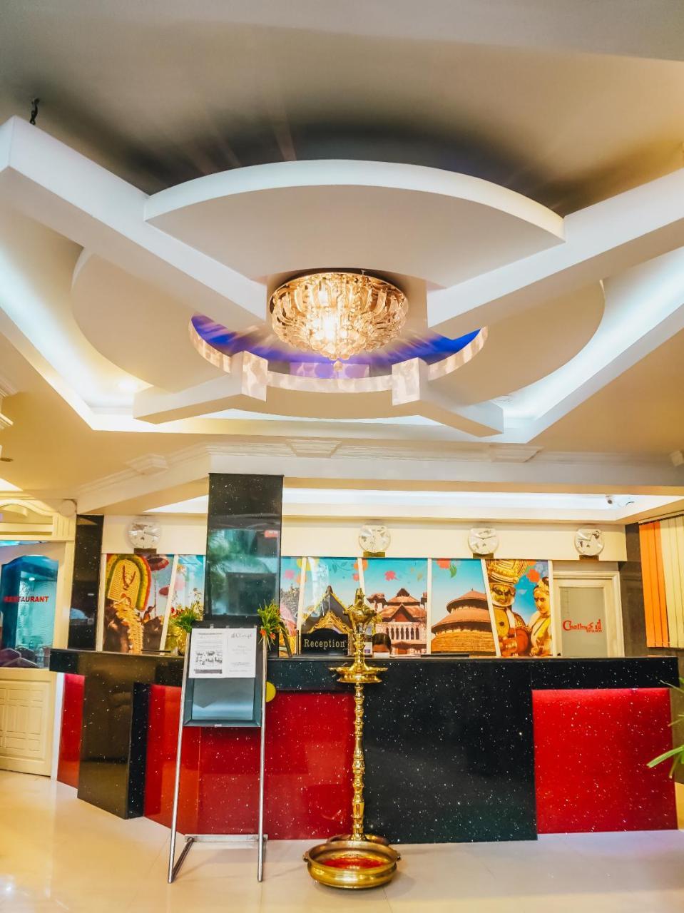 Hôtel Chothys Park à Thiruvananthapuram Extérieur photo