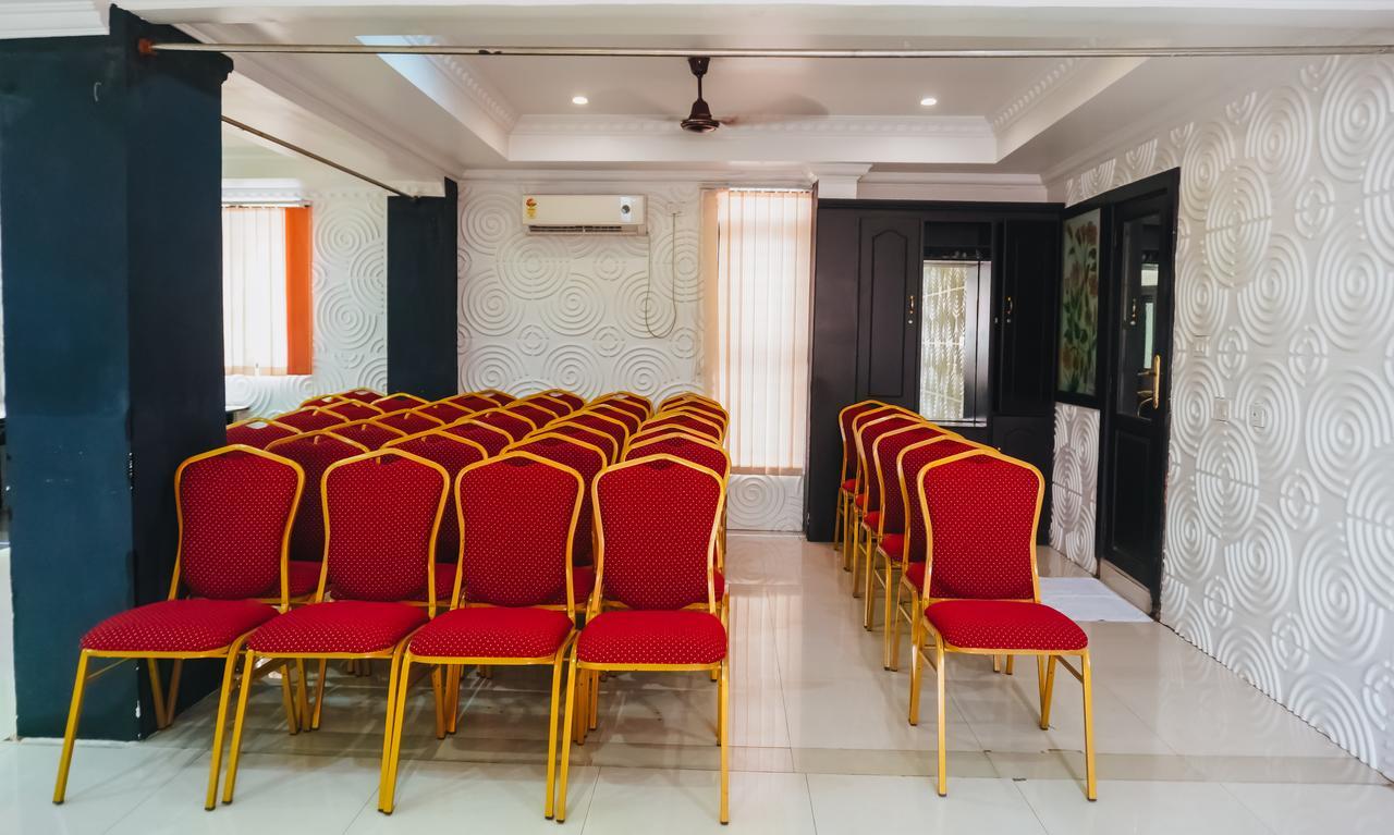 Hôtel Chothys Park à Thiruvananthapuram Extérieur photo